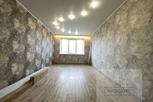 Продам квартиру 2-х комнатную с общей площадью 53м2, 6/9 эт., на улице Завенягина, Орджоникидзевский район, г. Магнитогорск, Челябинская обл., Россия, агентство РиоЛюкс