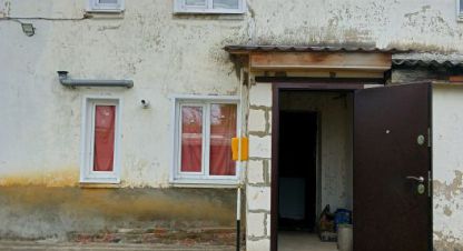 Купить квартиру 3-х комнатную, 50.9 кв. м. Фотография №1 Продам квартиру 3-х комнатную с общей площадью 50.9м2, 1/2 эт., на улице Калининская, г. Мичуринск, Тамбовская обл., Россия, агентство Альфа. Фотография №1