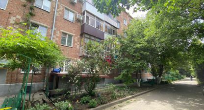 Продам квартиру 3-х комнатную с общей площадью 60м2, 2/5 эт., на улице Платова, г. Аксай, Ростовская обл., Россия, агентство Аврора. Фотография №1