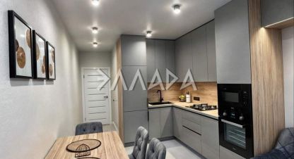 Продам квартиру 2-х комнатную с общей площадью 51м2, 21/25 эт., на улице Ворошиловский проспект, Кировский район, г. Ростов-на-Дону, Ростовская обл., Россия, агентство Риэлторская компания Эллада. Фотография №1