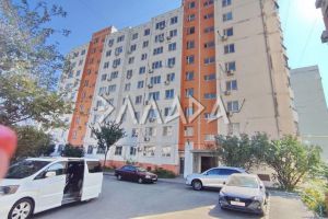 Продам квартиру 3-х комнатную с общей площадью 65м2, 3/10 эт., на улице 40-летия Победы пр-кт, Пролетарский район, г. Ростов-на-Дону, Ростовская обл., Россия, агентство Риэлторская компания "Эллада"