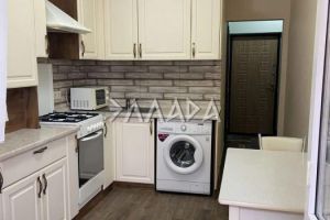 Продам квартиру 1 комнатную с общей площадью 36м2, 4/9 эт., на улице Суворова, г. Аксай, Ростовская обл., Россия, агентство Риэлторская компания "Эллада"