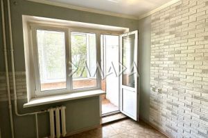 Продам квартиру 1 комнатную с общей площадью 37м2, 3/10 эт., на улице Лелюшенко, Первомайский район, г. Ростов-на-Дону, Ростовская обл., Россия, агентство Риэлторская компания "Эллада"