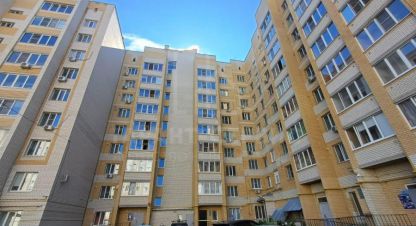 Купить квартиру 2-х комнатную, 67.5 кв. м. Фотография №1 Продам квартиру 2-х комнатную с общей площадью 67.5м2, 6/9 эт., на улице Агапкина ул д к 2, г. Тамбов, Тамбовская обл., Россия, агентство ГАРАНТ-СЕРВИС. Фотография №1