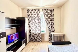 Продам квартиру 2-х комнатную с общей площадью 35.2м2, 1/3 эт., на улице Добрынина, Ленинский район, г. Ярославль, Ярославская обл., Россия, агентство Вектор