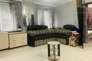 Продам квартиру 1 комнатную с общей площадью 49м2, 9/9 эт., на улице Луначарского, г. Армавир, Краснодарский край, Россия, агентство ПРО.Недвижимость