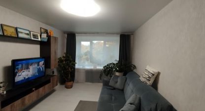 Купить квартиру 1 комнатную, 28.4 кв. м. Фотография №1 Продам квартиру 1 комнатную с общей площадью 28.4м2, 2/5 эт., на улице Победы, г. Углич, Ярославская обл., Россия, агентство ИП Фёдорова. Фотография №1