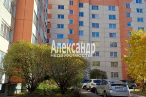 Продам квартиру 3-х комнатную с общей площадью 69.6м2, 7/10 эт., на улице Спирина ул  2, Красносельский район, г. Красное, Краснодарский край, Россия, агентство Александр-Недвижимость