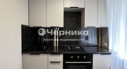 Продам квартиру 3-х комнатную с общей площадью 50.2м2, 1/5 эт., на улице Искра, г. Шахты, Ростовская обл., Россия, агентство АН Черника. Фотография №1