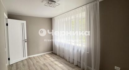 Купить квартиру 3-х комнатную, 50.2 кв. м., Россия, г. Шахты. Фотография №9