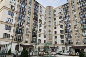 Продам квартиру 1 комнатную с общей площадью 47м2, 2/9 эт., на улице Победы, г. Евпатория, Крым авт. респ., Россия, агентство АН "Домус" Продам квартиру 1 комнатную с общей площадью 47м2, 2/9 эт., на улице Победы, г. Евпатория, Крым авт. респ., Россия, агентство АН "Домус"