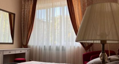 Сдам квартиру 2-х комнатную с общей площадью 61м2, 2/3 эт., на улице Каштановая аллея ул, г. Калининград, Калининградская обл., Россия, агентство ООО Базис-Недвижимость. Фотография №1