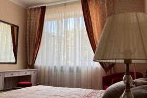 Сдам квартиру 2-х комнатную с общей площадью 61м2, 2/3 эт., на улице Каштановая аллея ул, г. Калининград, Калининградская обл., Россия, агентство ООО "Базис-Недвижимость"