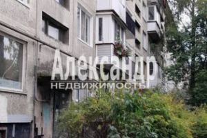 Продам квартиру 2-х комнатную с общей площадью 44.2м2, 4/5 эт., Выборгский район, г. Выборг, Ленинградская обл., Россия, агентство Александр-Недвижимость