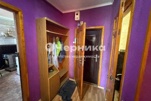 Продам квартиру 3-х комнатную с общей площадью 59м2, 1/2 эт., на улице Дзержинского, г. Новошахтинск, Ростовская обл., Россия, агентство АН Черника