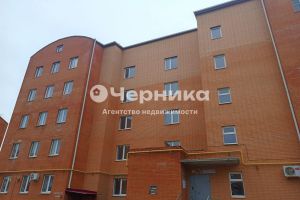 Продам квартиру 2-х комнатную с общей площадью 42м2, 2/5 эт., на улице Харьковская, Микро 3 район, г. Новошахтинск, Ростовская обл., Россия, агентство АН Черника