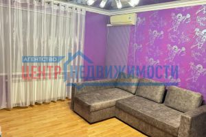 Сдам квартиру 2-х комнатную с общей площадью 50м2, 1/5 эт., на улице Октябрьская, г. Темрюк, Краснодарский край, Россия, агентство Центр-Недвижимости
