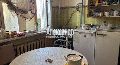 Купить квартиру 2-х комнатную, 59 кв. м. Фотография №1 Продам квартиру 2-х комнатную с общей площадью 59м2, 4/9 эт., на улице Малоневский канал, Кировский район, г. Шлиссельбург, Ленинградская обл., Россия, агентство Александр-Недвижимость. Фотография №1