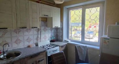 Продам квартиру 2-х комнатную с общей площадью 43.8м2, 1/5 эт., на улице Пр-кт карла маркса, г. Магнитогорск, Челябинская обл., Россия, агентство РиоЛюкс. Фотография №1