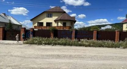 Купить дом 5-ти комнатную, 320 кв. м. Фотография №1 Продам дом 5-ти комнатный с общей площадью 320м2, на улице Коллективная, г. Белорецк, Башкортостан респ., Россия, агентство Рехов Инвест. Фотография №1