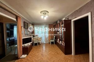 Продам квартиру 2-х комнатную с общей площадью 42.5м2, 2/5 эт., на улице Садовая, г. Шахты, Ростовская обл., Россия, агентство АН Черника