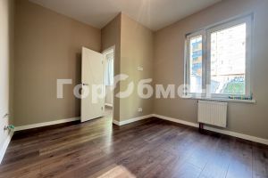 Продам квартиру 2-х комнатную с общей площадью 28.3м2, 2/9 эт., на улице Ленинский, г. Химки, Московская обл., Россия, агентство ГорОбмен