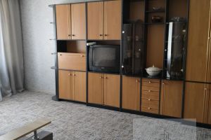 Сдам квартиру 1 комнатную с общей площадью 35м2, 1/5 эт., на улице Галиуллина, г. Магнитогорск, Челябинская обл., Россия, агентство РиоЛюкс