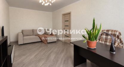 Продам квартиру 2-х комнатную с общей площадью 65м2, 8/9 эт., на улице Оранжерейная, г. Пятигорск, Ставропольский край, Россия, агентство АН Черника. Фотография №1