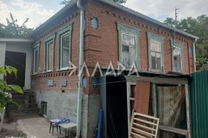 Продам дом 5-ти комнатный с общей площадью 107м2, на улице 1-я кизитериновская, г. Ростов-на-Дону, Ростовская обл., Россия, агентство Риэлторская компания "Эллада" Продам дом 5-ти комнатный с общей площадью 107м2, на улице 1-я кизитериновская, г. Ростов-на-Дону, Ростовская обл., Россия, агентство Риэлторская компания "Эллада"