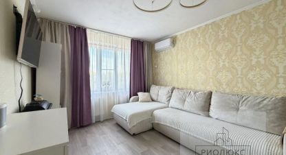 Купить квартиру 2-х комнатную, 55.5 кв. м. Фотография №1 Продам квартиру 2-х комнатную с общей площадью 55.5м2, 1/10 эт., на улице Жукова, г. Магнитогорск, Челябинская обл., Россия, агентство РиоЛюкс. Фотография №1