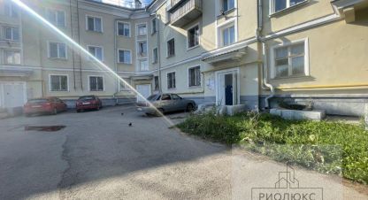 Купить квартиру 1 комнатную, 27.7 кв. м. Фотография №1 Продам квартиру 1 комнатную с общей площадью 27.7м2, 2/3 эт., на улице Фрунзе, Орджоникидзевский район, г. Магнитогорск, Челябинская обл., Россия, агентство РиоЛюкс. Фотография №1