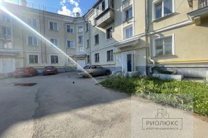 Продам квартиру 1 комнатную с общей площадью 27.7м2, 2/3 эт., на улице Фрунзе, Орджоникидзевский район, г. Магнитогорск, Челябинская обл., Россия, агентство РиоЛюкс