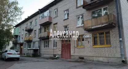 Продам квартиру 2-х комнатную с общей площадью 41.8м2, 3/3 эт., на улице Приозерское шоссе, Приозерский район, г. Ской посёлок кузнечное, Ленинградская обл., Россия, агентство Александр-Недвижимость. Фотография №1