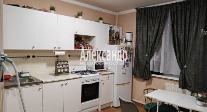 Купить квартиру, 27.6 кв. м. Фотография №1 Продам квартиру с общей площадью 27.6м2, 2/5 эт., на улице Парковая, Петродворцовый район, г. Петергоф, Санкт-Петербург, Россия, агентство Александр-Недвижимость. Фотография №1