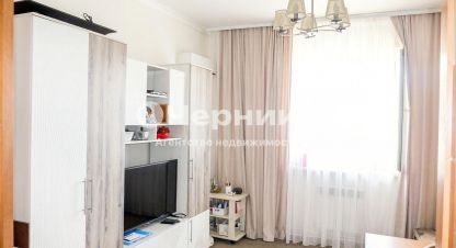 Купить квартиру 2-х комнатную, 50.3 кв. м. Фотография №1 Продам квартиру 2-х комнатную с общей площадью 50.3м2, 1/2 эт., на улице Либкнехта, г. Новошахтинск, Ростовская обл., Россия, агентство АН Черника. Фотография №1