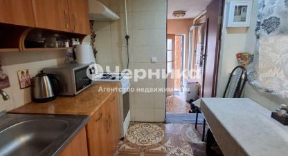 Купить квартиру 2-х комнатную, 40 кв. м. Фотография №1 Продам квартиру 2-х комнатную с общей площадью 40м2, 1/1 эт., на улице Октябрьская, г. Кисловодск, Ставропольский край, Россия, агентство АН Черника. Фотография №1
