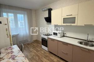 Продам квартиру 1 комнатную с общей площадью 35.1м2, 8/10 эт., на улице Квартал светлояр, г. Посёлок красный бор, Ярославская обл., Россия, агентство Вектор