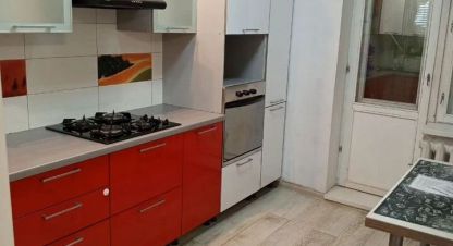 Купить квартиру 3-х комнатную, 73.1 кв. м. Фотография №1 Продам квартиру 3-х комнатную с общей площадью 73.1м2, 8/9 эт., на улице Жужелинская, г. Кострома, Костромская обл., Россия, агентство Вектор. Фотография №1