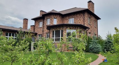 Купить дом 6-ти комнатную, 700 кв. м. Фотография №1 Продам дом 6-ти комнатный с общей площадью 700м2, на улице Тенистая, г. Маслово, Московская обл., Россия, агентство Ваш специалист по недвижимости. Фотография №1