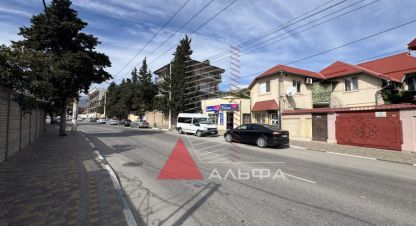 Купить дом 6-ти комнатную, 117.6 кв. м. Фотография №1 Продам дом 6-ти комнатный с общей площадью 117.6м2, на улице Горького, г. Алушта , Крым авт. респ., Россия, агентство Альфа Недвижимость. Фотография №1