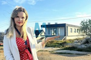 Продам дом 6-ти комнатный с общей площадью 362.4м2, г. Гераклея, Крым авт. респ., Россия, агентство Мастера Недвижимости 