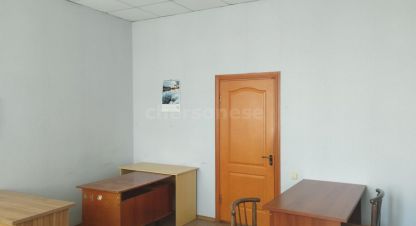 Снять офисное помещение, 20 кв. м. Фотография №1 Сдам офисное помещение с общей площадью 20м2, на улице Хрусталева, Ленинский район, г. Севастополь, Крым авт. респ., Россия, агентство Херсонес Недвижимость. Фотография №1