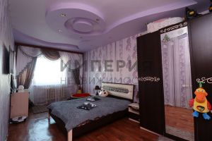 Продам квартиру 4-х комнатную с общей площадью 90.5м2, 2/5 эт., на улице Каширина ул, г. Ола, Магаданская обл., Россия, агентство Империя Недвижимости Продам квартиру 4-х комнатную с общей площадью 90.5м2, 2/5 эт., на улице Каширина ул, г. Ола, Магаданская обл., Россия, агентство Империя Недвижимости