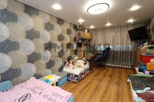 Продам квартиру 3-х комнатную с общей площадью 67.8м2, 3/5 эт., на улице Попова ул, г. Магадан, Магаданская обл., Россия, агентство Империя Недвижимости