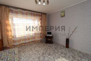 Продам квартиру 2-х комнатную с общей площадью 57.1м2, 5/5 эт., на улице Советская ул, г. Ола, Магаданская обл., Россия, агентство Империя Недвижимости Продам квартиру 2-х комнатную с общей площадью 57.1м2, 5/5 эт., на улице Советская ул, г. Ола, Магаданская обл., Россия, агентство Империя Недвижимости