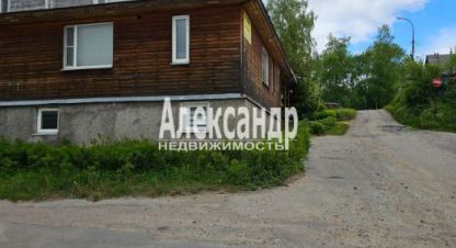 Купить дом 2-х комнатную, 586 кв. м. Фотография №1 Продам дом 2-х комнатный с общей площадью 586м2, на улице Карелия лахденпохья садовая, Лахденпохский район, г. Лахденпохья, Карелия респ., Россия, агентство Александр-Недвижимость. Фотография №1