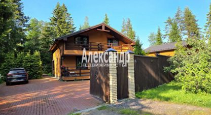 Продам дом 6-ти комнатный с общей площадью 203.4м2, на улице Ленинградская, Приозерский район, г. Иваново, Ивановская обл., Россия, агентство Александр-Недвижимость. Фотография №1