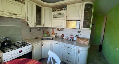 Купить квартиру 3-х комнатную, 70.8 кв. м. Фотография №1 Продам квартиру 3-х комнатную с общей площадью 70.8м2, 4/5 эт., на улице Рощинская, г. Гатчина, Ленинградская обл., Россия, агентство РЕАЛ агентство недвижимости. Фотография №1