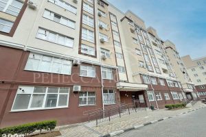 Продам квартиру 2-х комнатную с общей площадью 58м2, 1/7 эт., на улице Вакуленчука, г. Севастополь, Крым авт. респ., Россия, агентство ООО Ренессанс Крым Продам квартиру 2-х комнатную с общей площадью 58м2, 1/7 эт., на улице Вакуленчука, г. Севастополь, Крым авт. респ., Россия, агентство ООО Ренессанс Крым