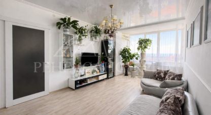 Купить квартиру 2-х комнатную, 53 кв. м. Фотография №1 Продам квартиру 2-х комнатную с общей площадью 53м2, 8/10 эт., на улице Пожарова, г. Севастополь, Крым авт. респ., Россия, агентство ООО Ренессанс Крым. Фотография №1